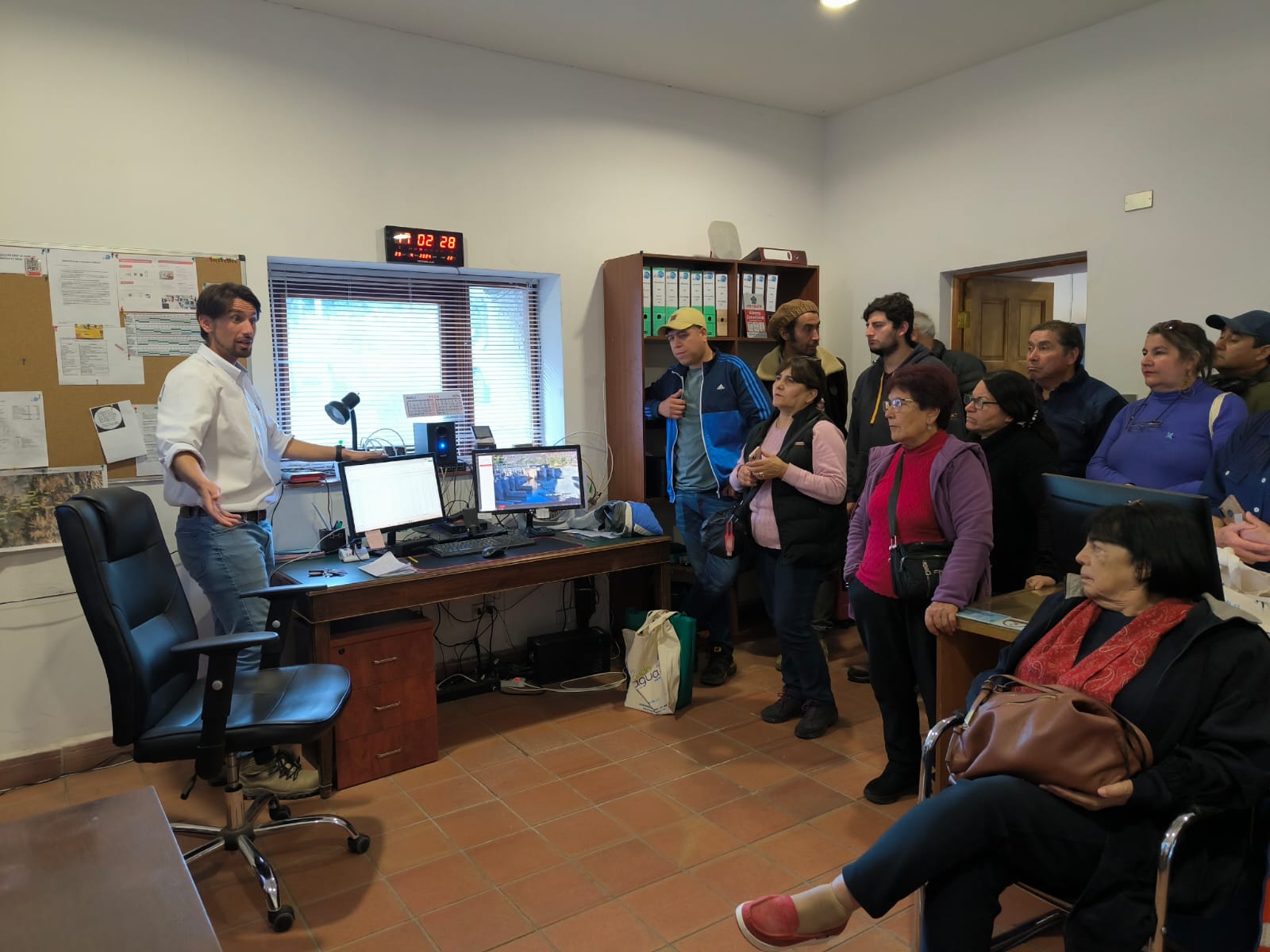 Cooperativa de Riego del Maule visitó JVRM para conocer detalles de la administración y distribución del agua